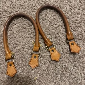 LOUIS VUITTON   Ellipse handles A8